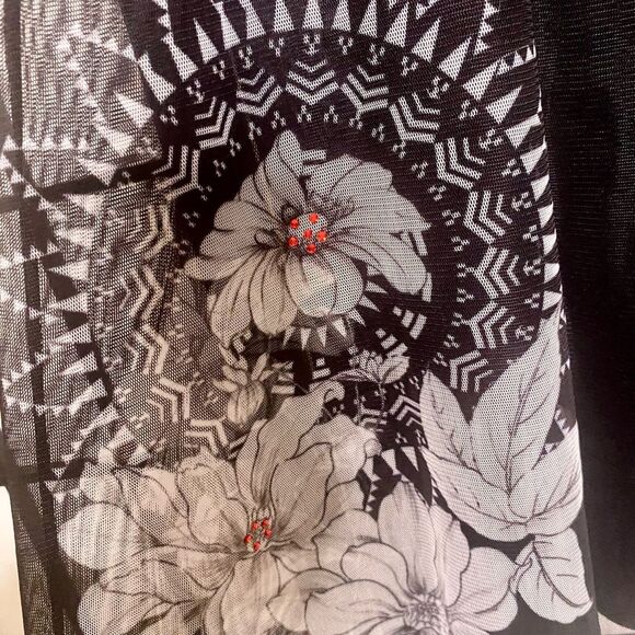 Desigual Black Dress with White Floral Patterns and Crystal embellishments - Picture 6 of 9
